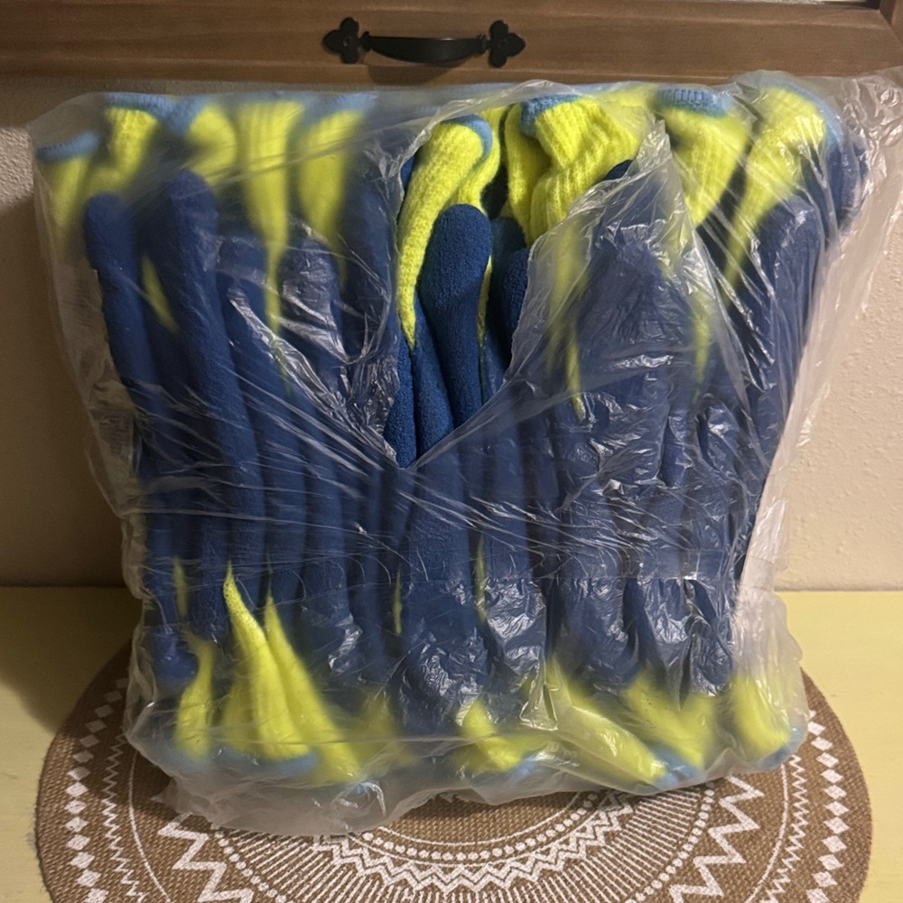 New Insulated gloves Ansell Powerflex pack of 12